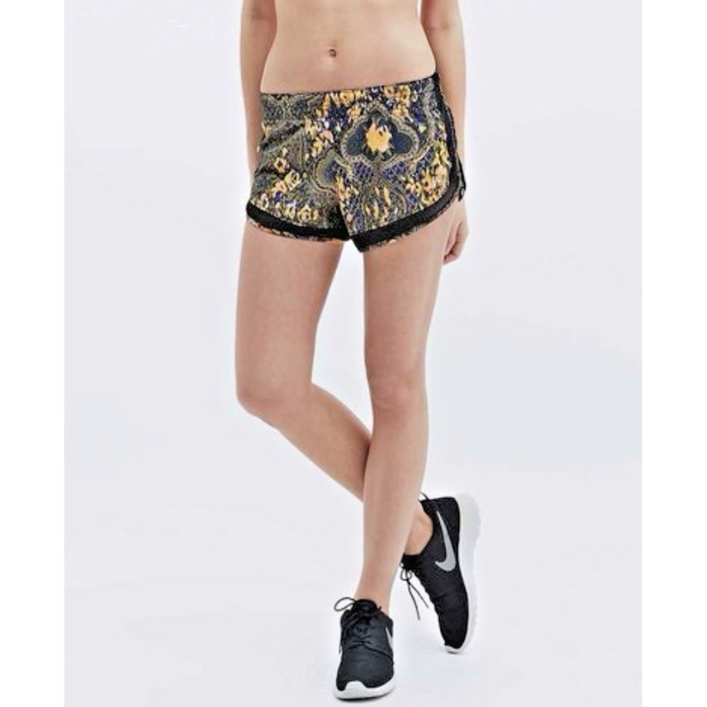 Without Walls Running Shorts Womens Size Large Yellow Floral Print Drawstring
